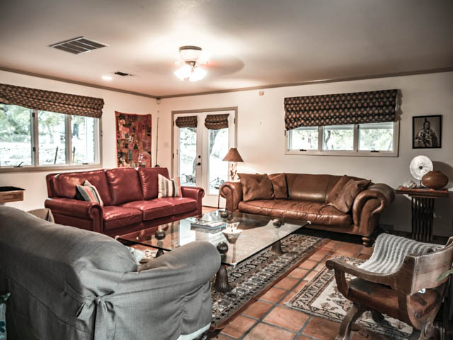 348f2bef0d0c970ddacf9699ced1ab4b